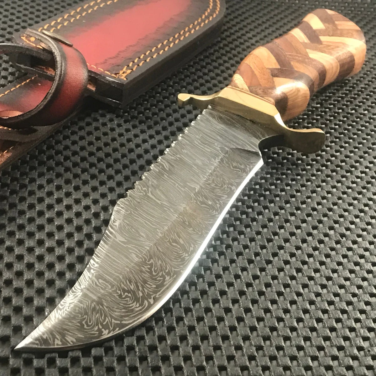 12″ Damascus Steel Walnut Olive Wood Braided Sawback Hunting Knife