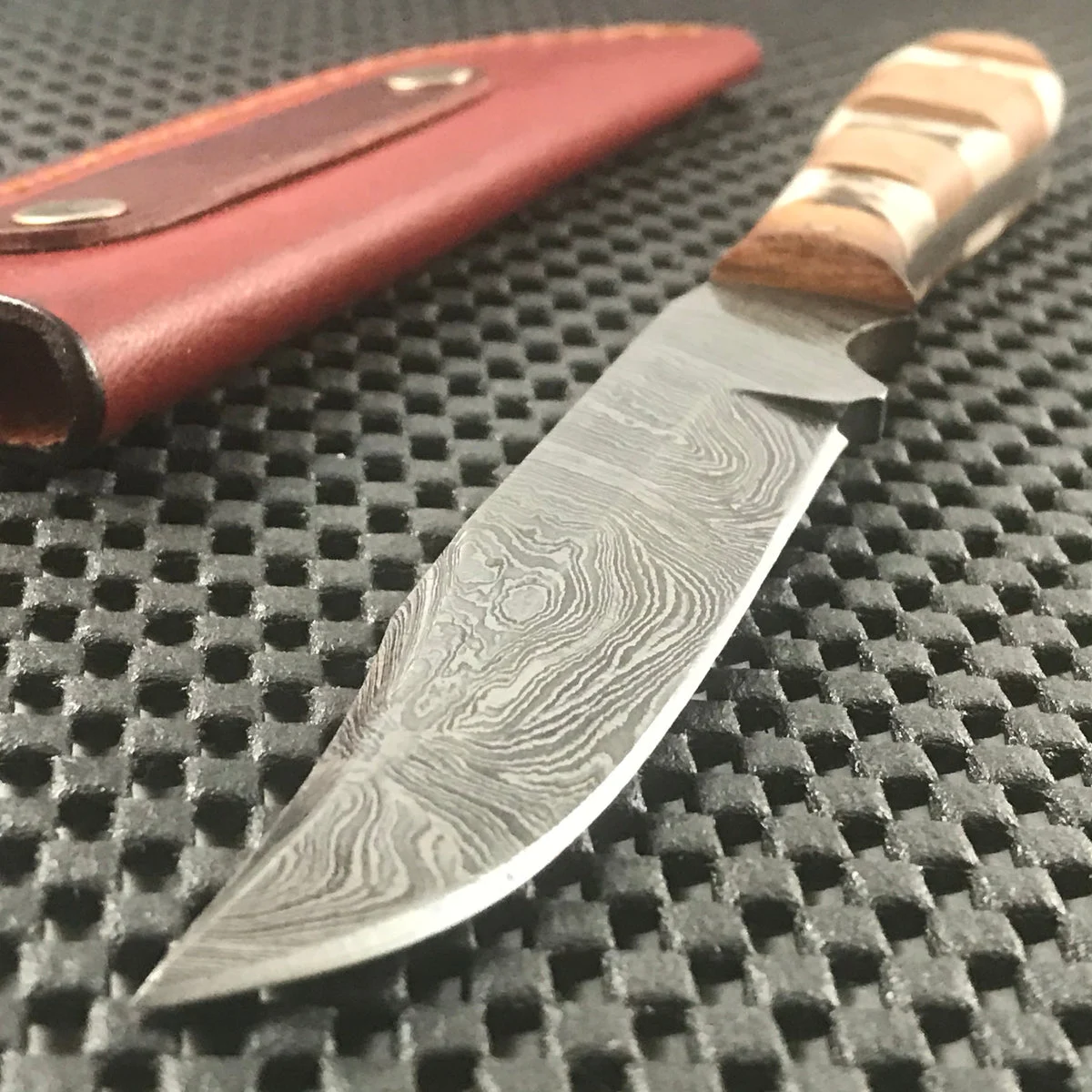 7.5″ Mini Stag Handmade Damascus Skinning Knife