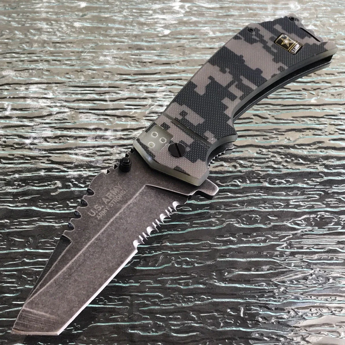 8.5″ U.S. Army Official Military Digital Camo Pocket Knife (A-A1021CS)