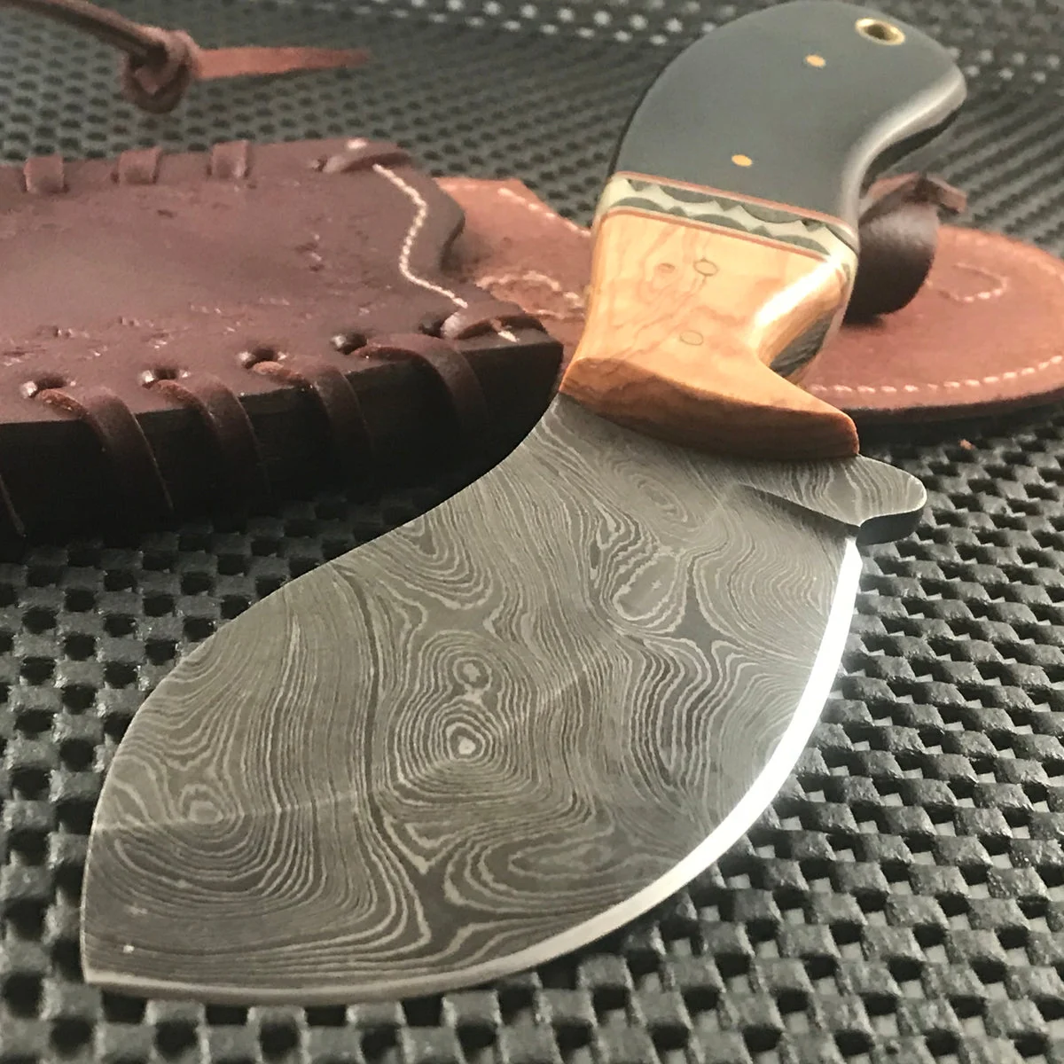 8″ Custom Handmade Damascus Skinning Knife