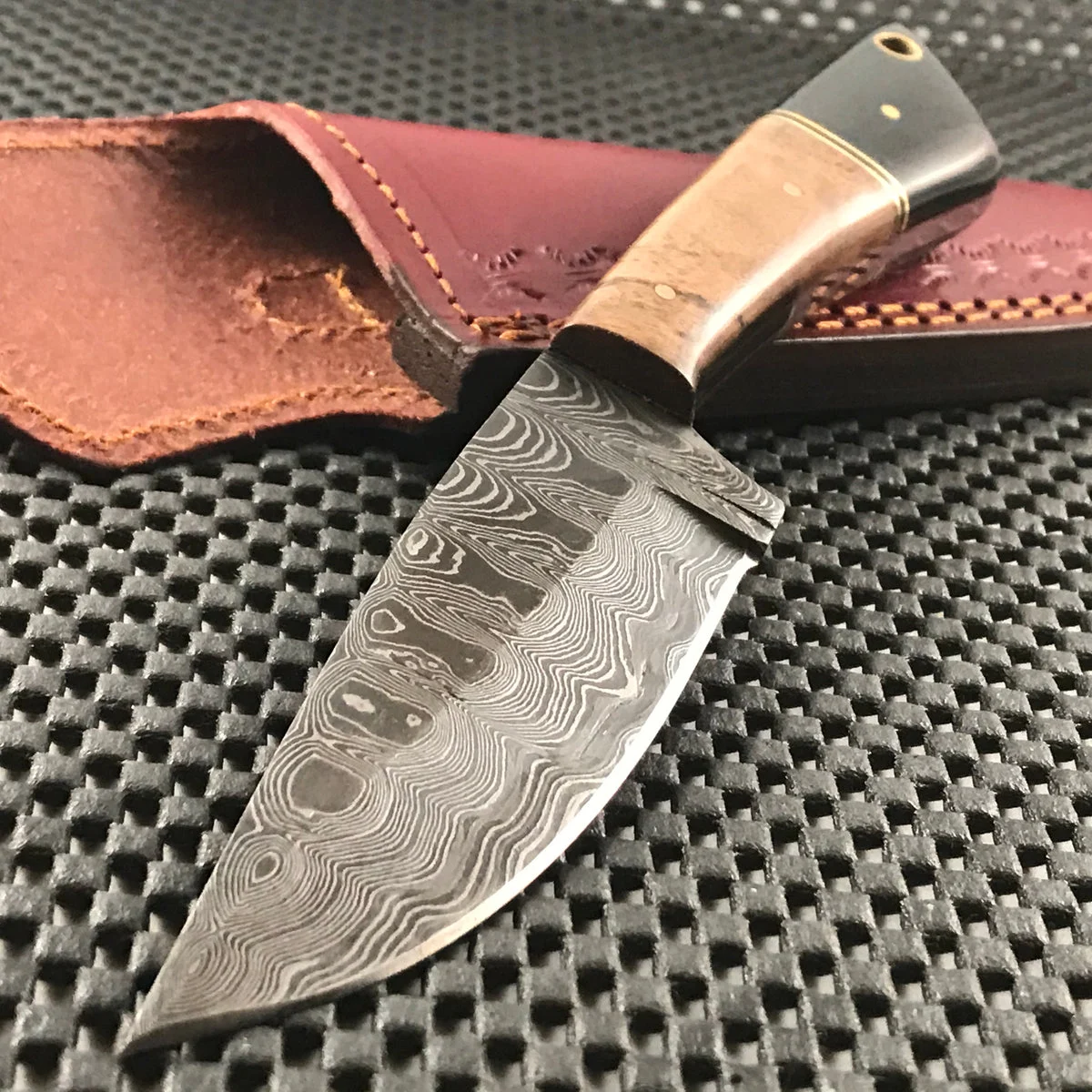 8″ Walnut Buffalo Horn Handmade Damascus Skinning Knife