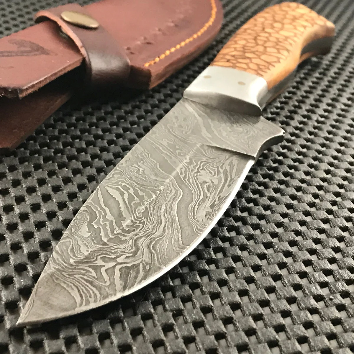 9.5″ Real Damascus Steel Stonepath Skinning Knife
