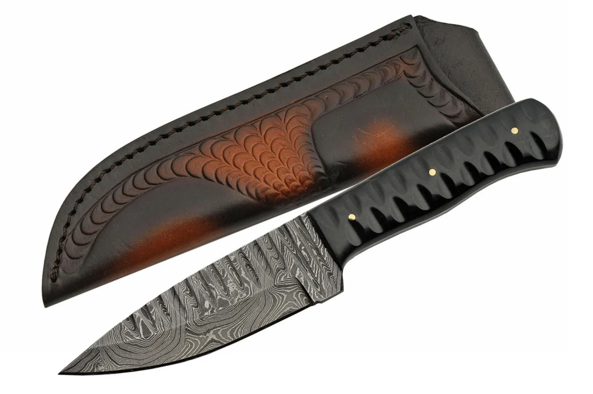 9″ Black Horn Sharktooth Damascus Skinning Knife