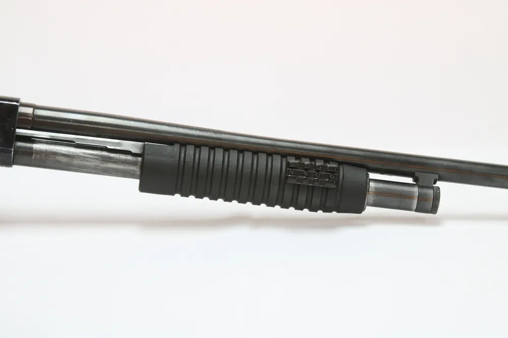 Mossberg 500 Long Forend w/Picatinny For 12ga.