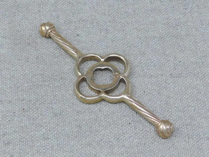Purse Bar 1