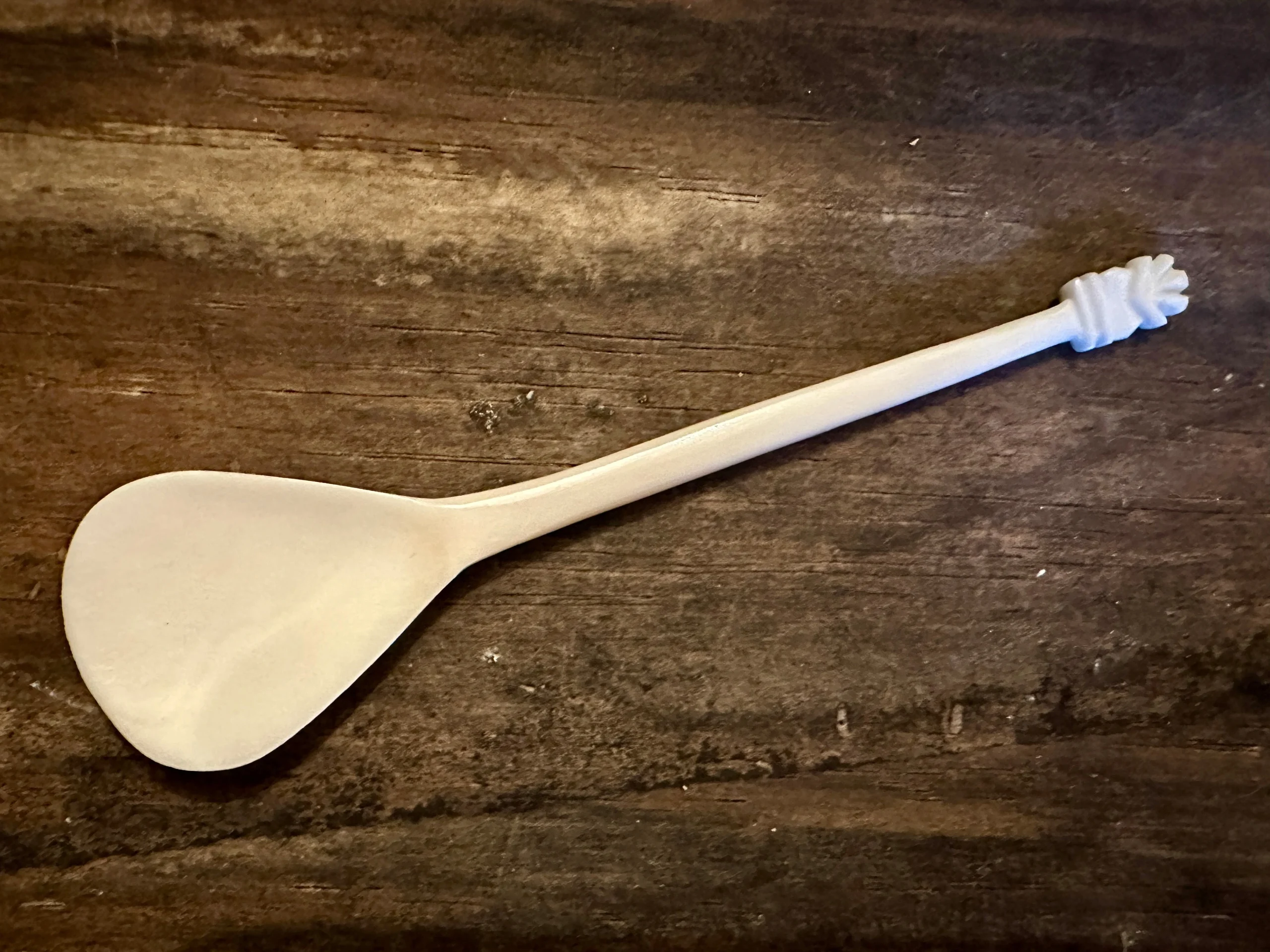 Scallop Shell finial bone spoon
